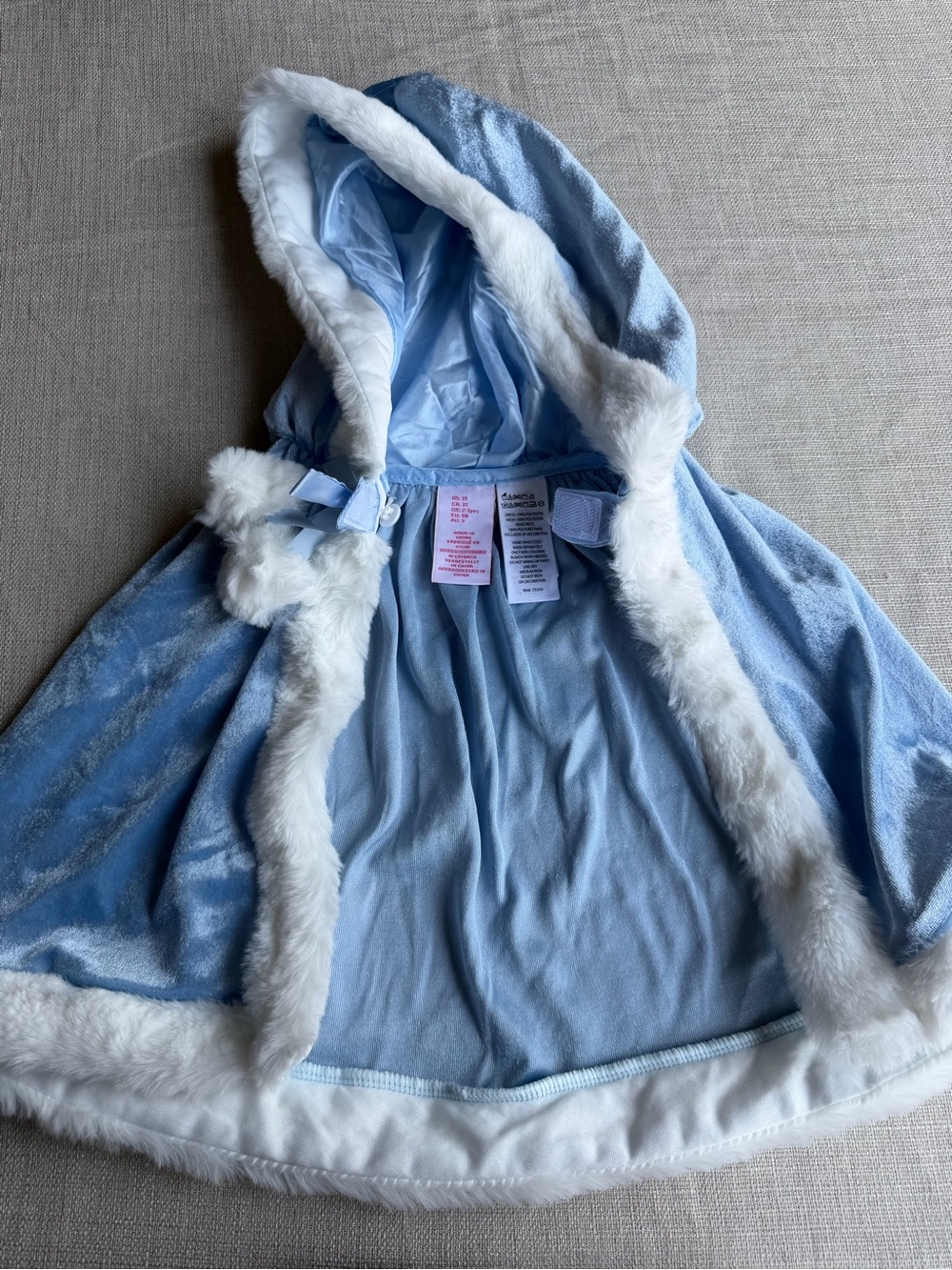 Princess Cape - Picture 3 of 5